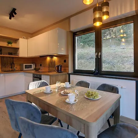 Stylowe I Klimatyczne Sun Seasons 24 W Karpaczu By Renters Карпач